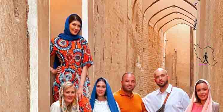 How many foreign tourists traveled to Iran this year?