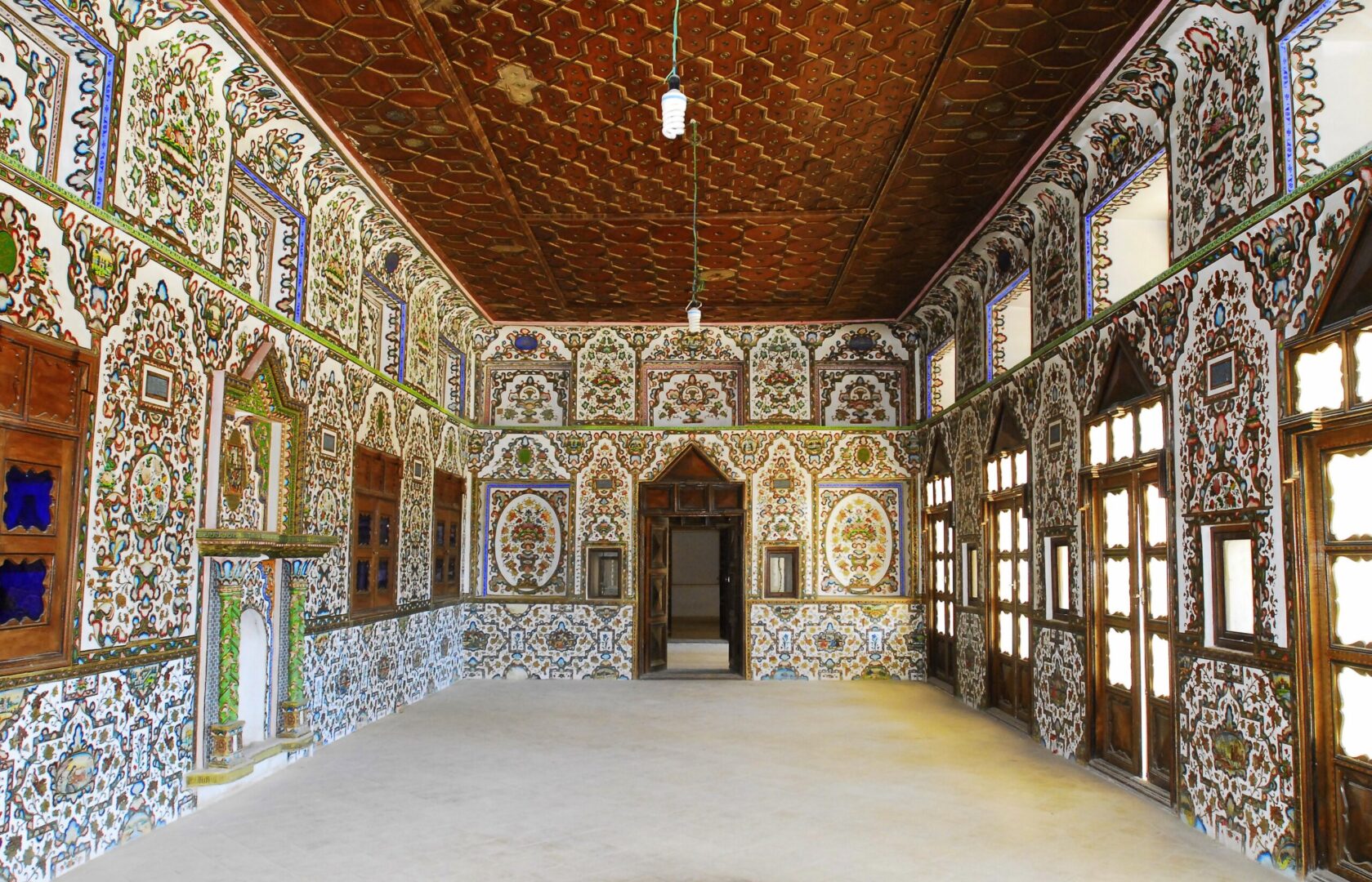 Shahrekord mirror room