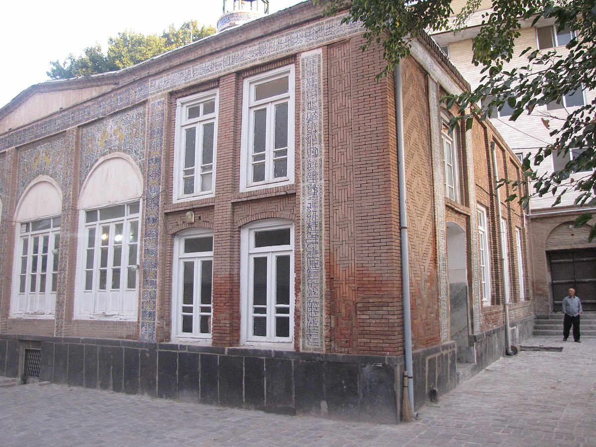 Al Yaqoub Mausoleum