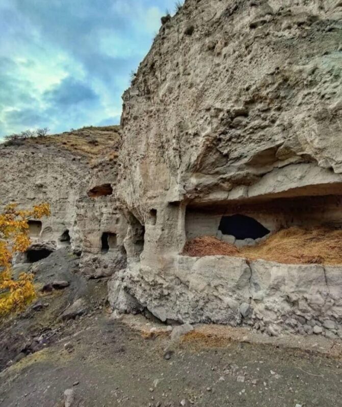 Jaraghil rock houses