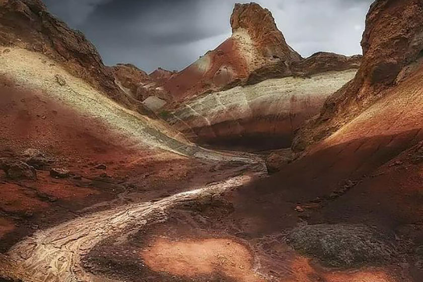 The rainbow mountains of Mahneshan