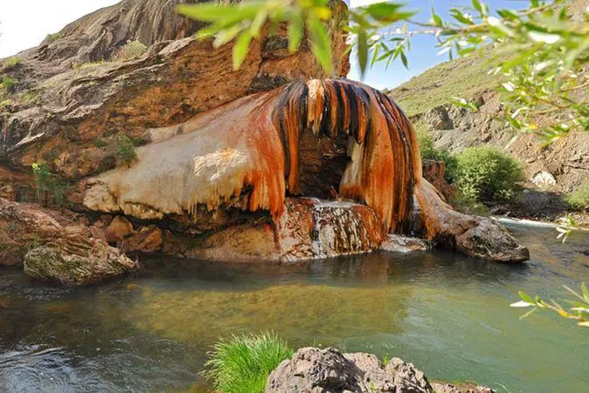 Heydarbaghi natural bath (Doh Ochan spring)