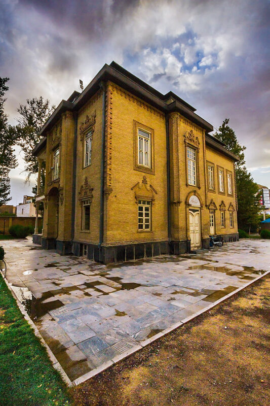 Arak Magnificent Museum (Haj Hossein Khakbaz House)