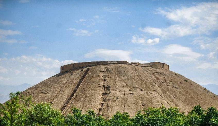 Uzbek hill of Nazarabad