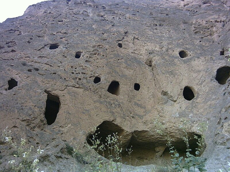 Kafir Keli stone tomb