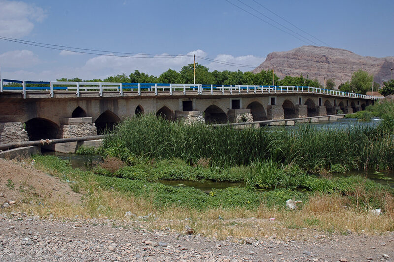 Chom bridge