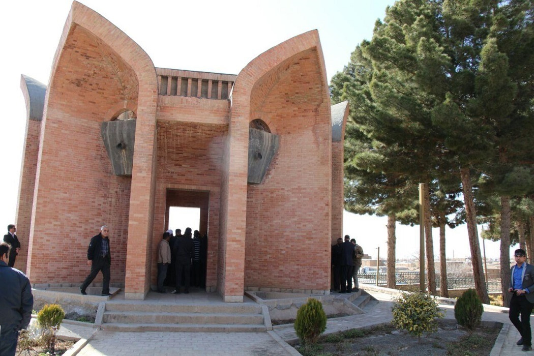 Tomb of Ibn Yamin Farumdi