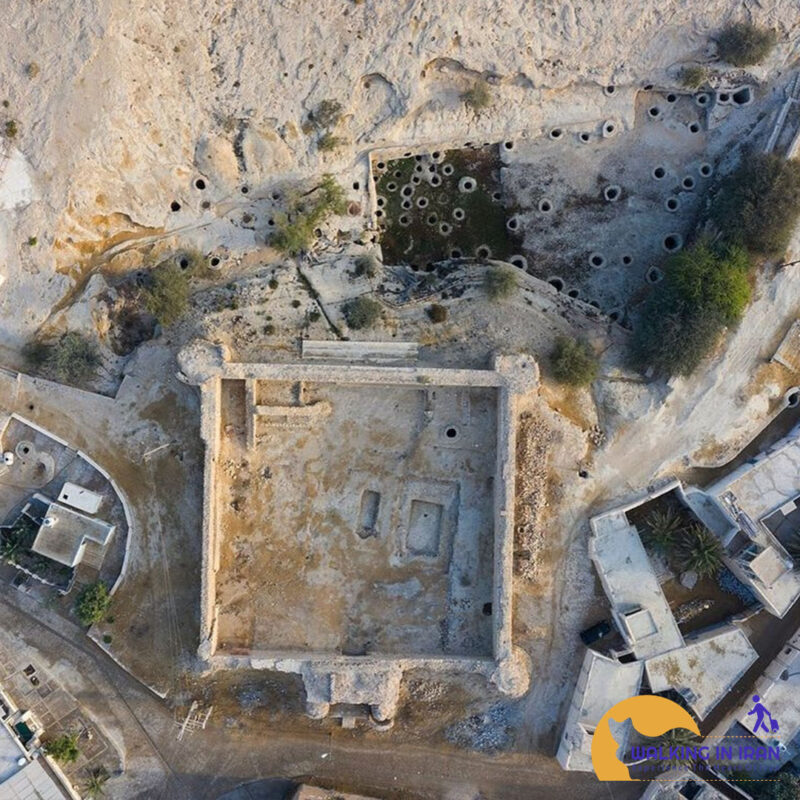 Naderi Castle, Laft Port