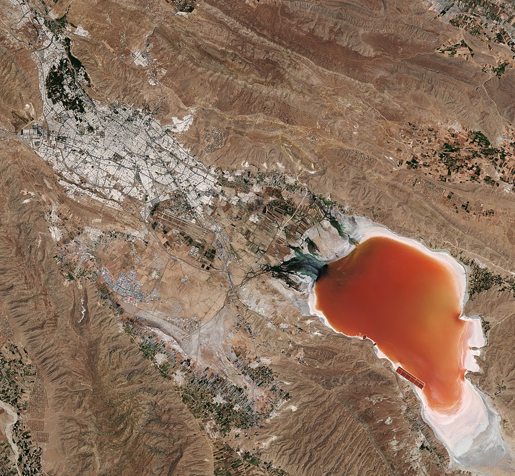 Maharlo lake