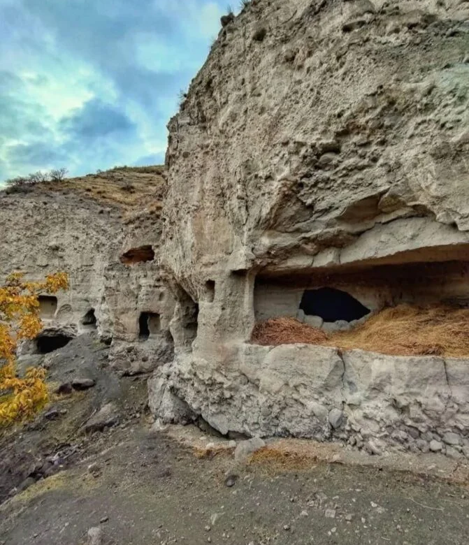 The Jerāʿil Rock House