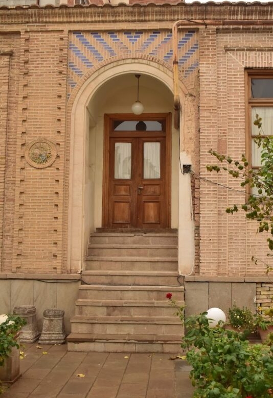 The Sarraflar House (Tabriz Pottery Museum)