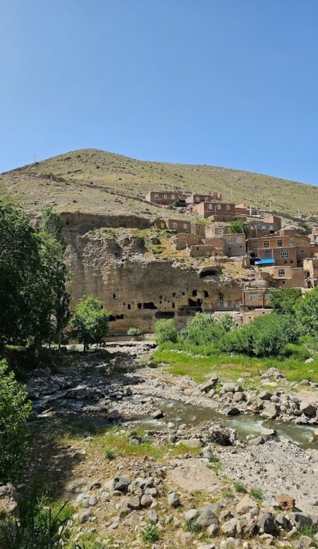 The Jerāʿil Rock House