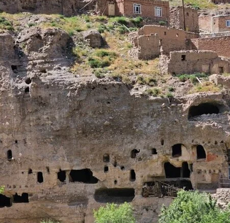 The Jerāʿil Rock House