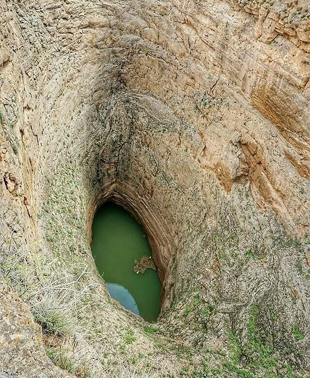 The Zendan-e Berenjeh
